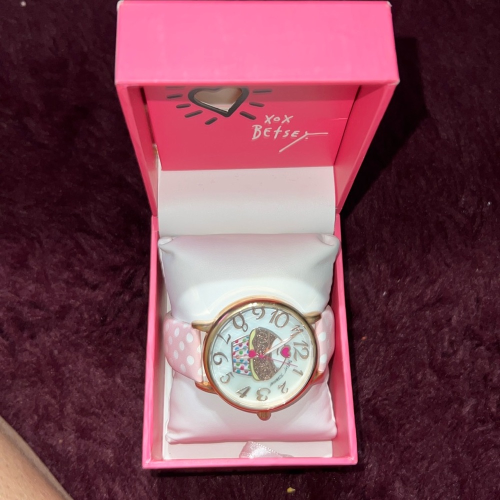 Betsy Johnson cupcake watch
